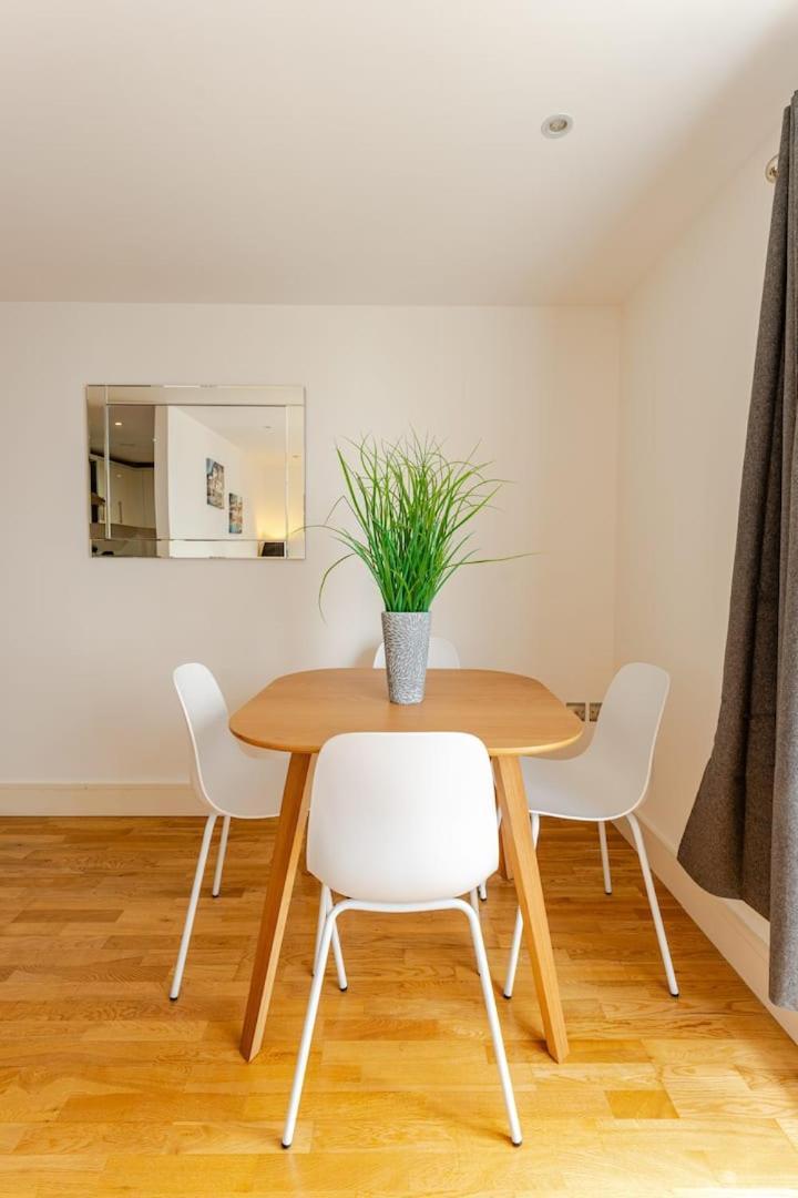 Brand New Flat In Central London With Car Park Exterior photo